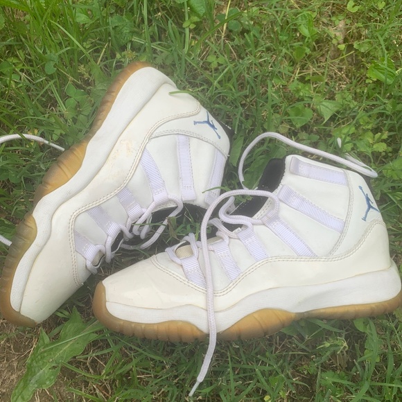 Air Jordan 11 2000